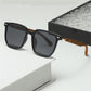 Gafas de sol clásicas con montura cuadrada de madera y lentes polarizadas